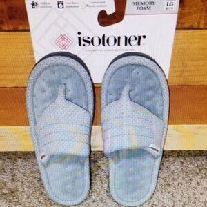 Women's Isotoner Slippers NWT-Size US L (8.5-9) Retail $32.00.